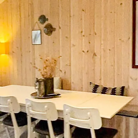 6 Person Holiday In *