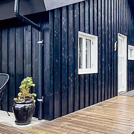 6 Person Holiday In